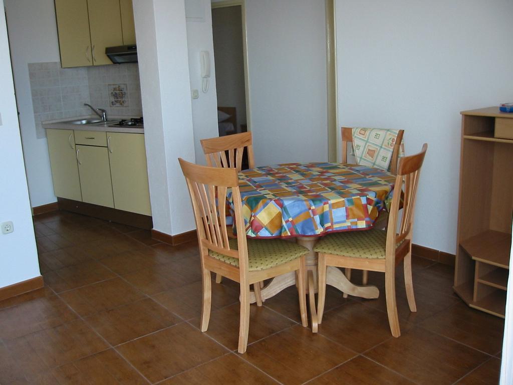 Apartments Waterfront Ivan Podgora Rum bild